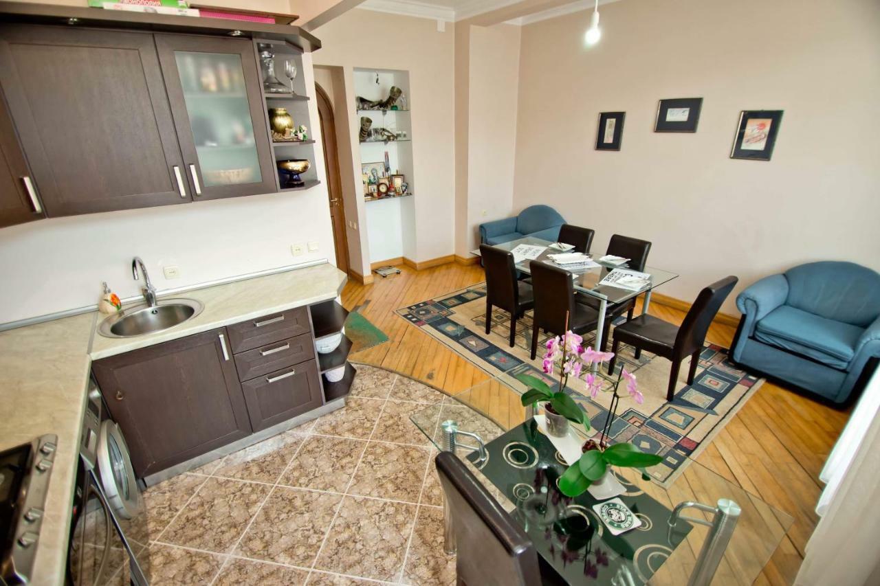 Apartment On Gorgiladze 25 Batumi Exteriér fotografie
